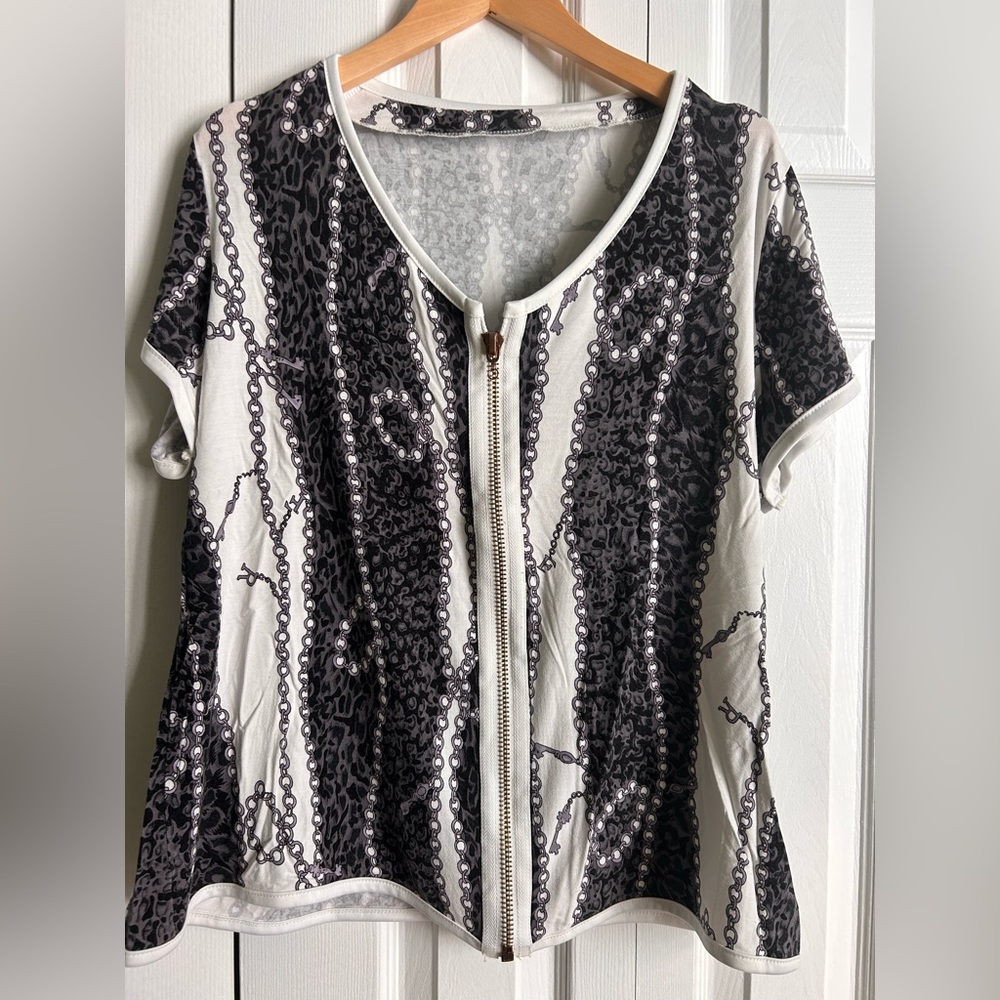 Stylish Black and White Women's Top